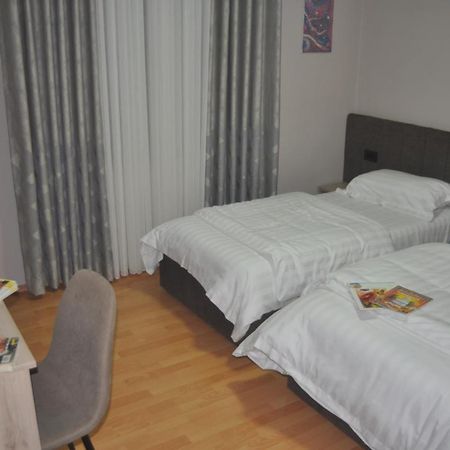 Bliri Myslym Shyri Apartment Tirana Exterior foto