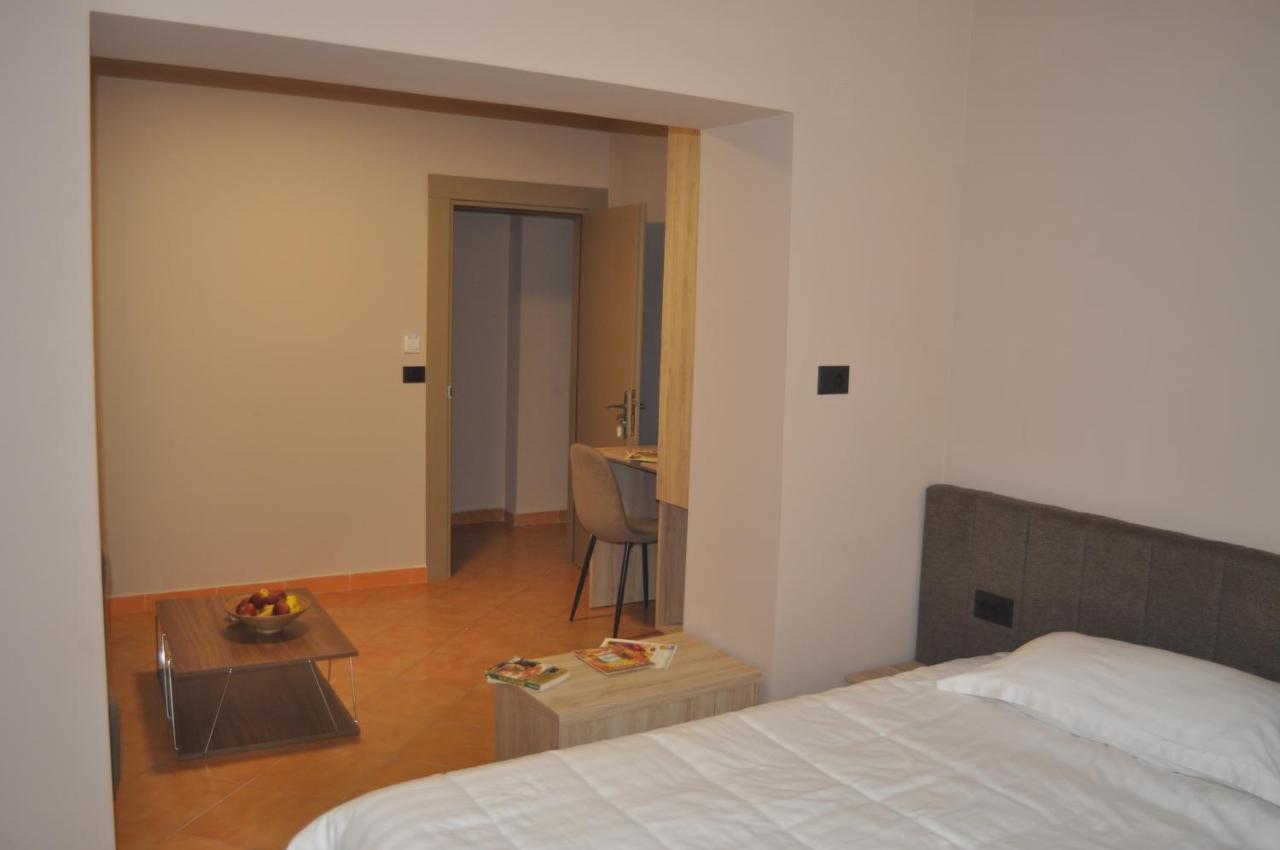 Bliri Myslym Shyri Apartment Tirana Exterior foto