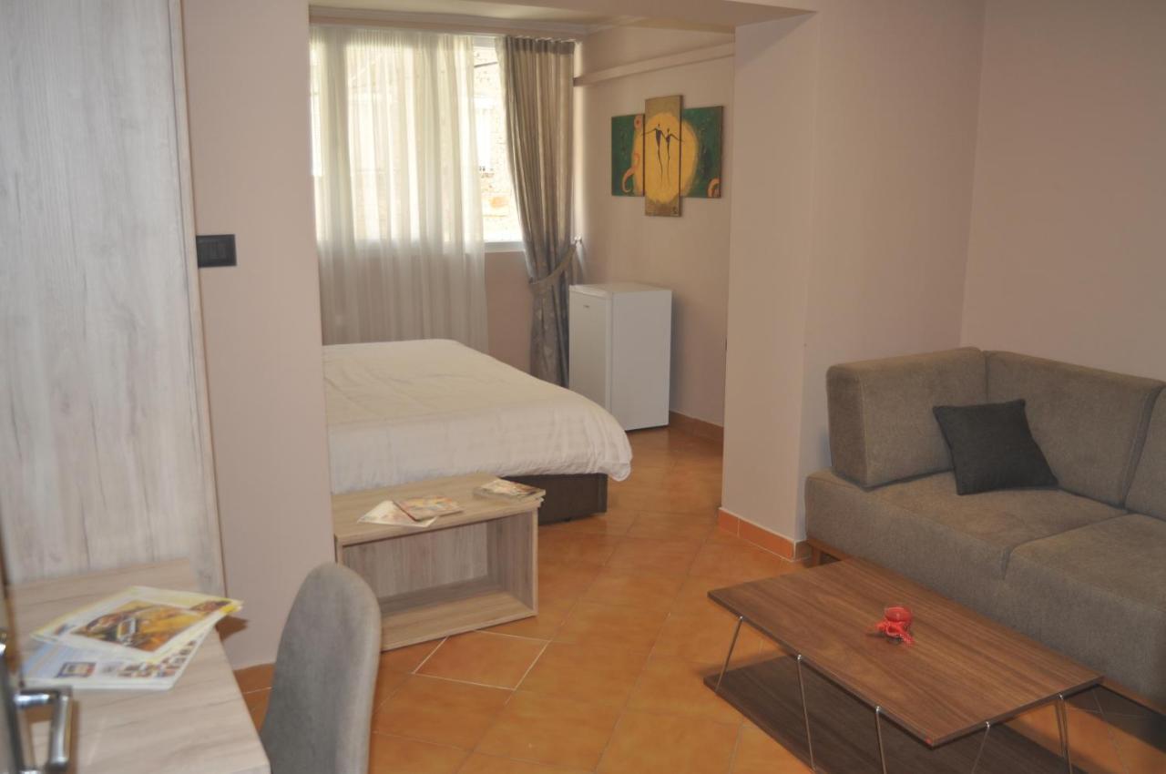 Bliri Myslym Shyri Apartment Tirana Exterior foto
