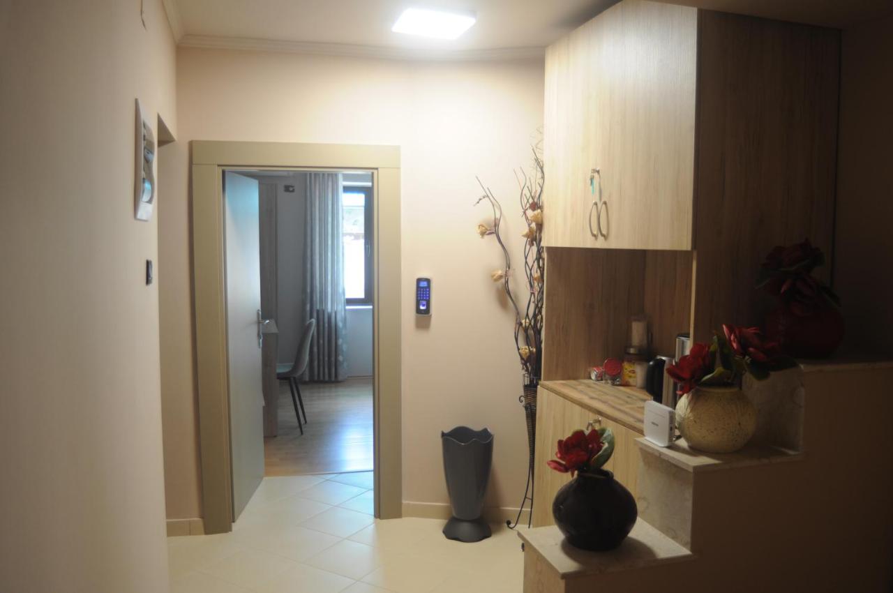 Bliri Myslym Shyri Apartment Tirana Exterior foto